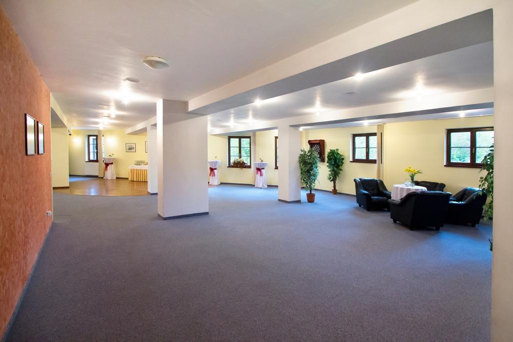 Hotel Golfer Кремница Экстерьер фото