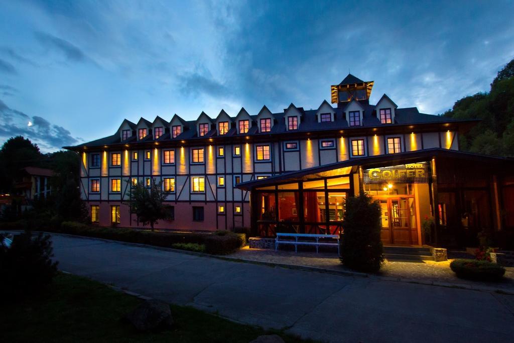 Hotel Golfer Кремница Экстерьер фото