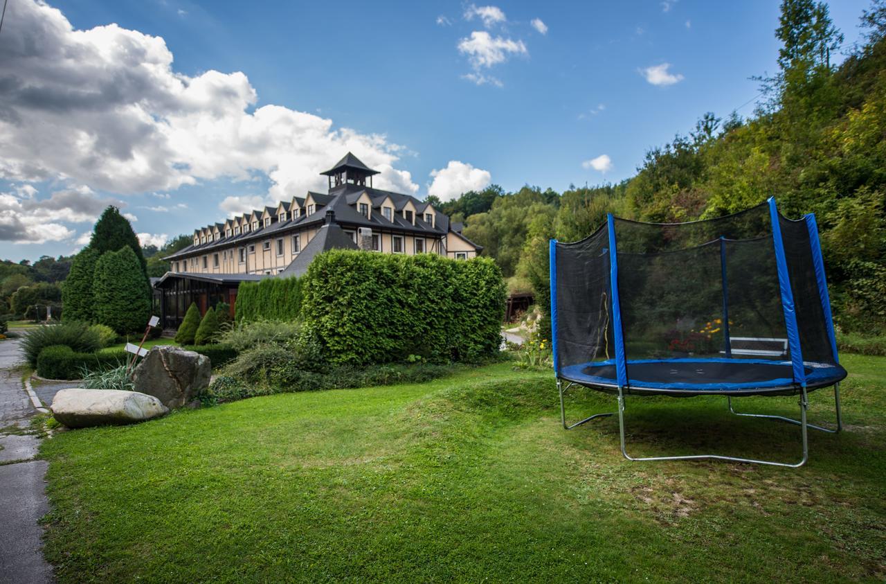 Hotel Golfer Кремница Экстерьер фото
