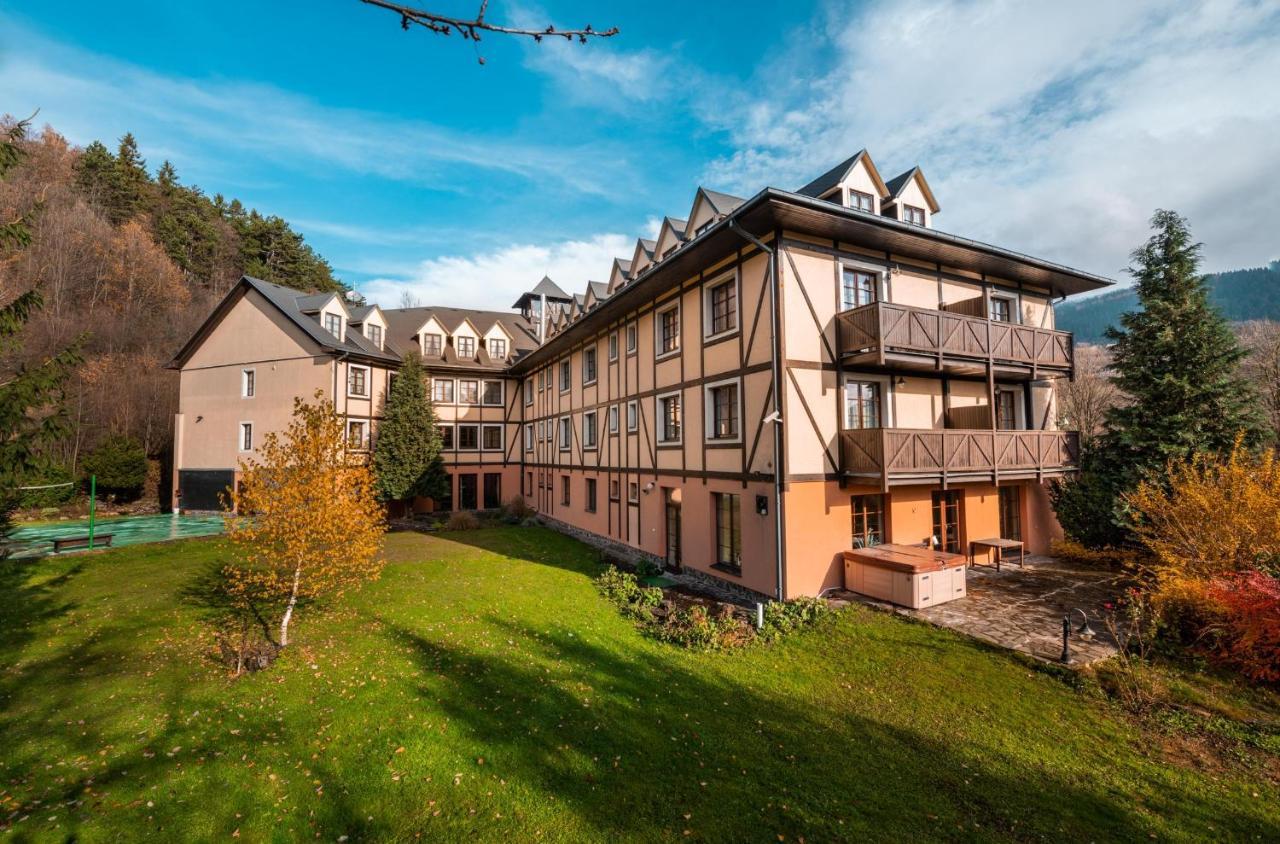 Hotel Golfer Кремница Экстерьер фото